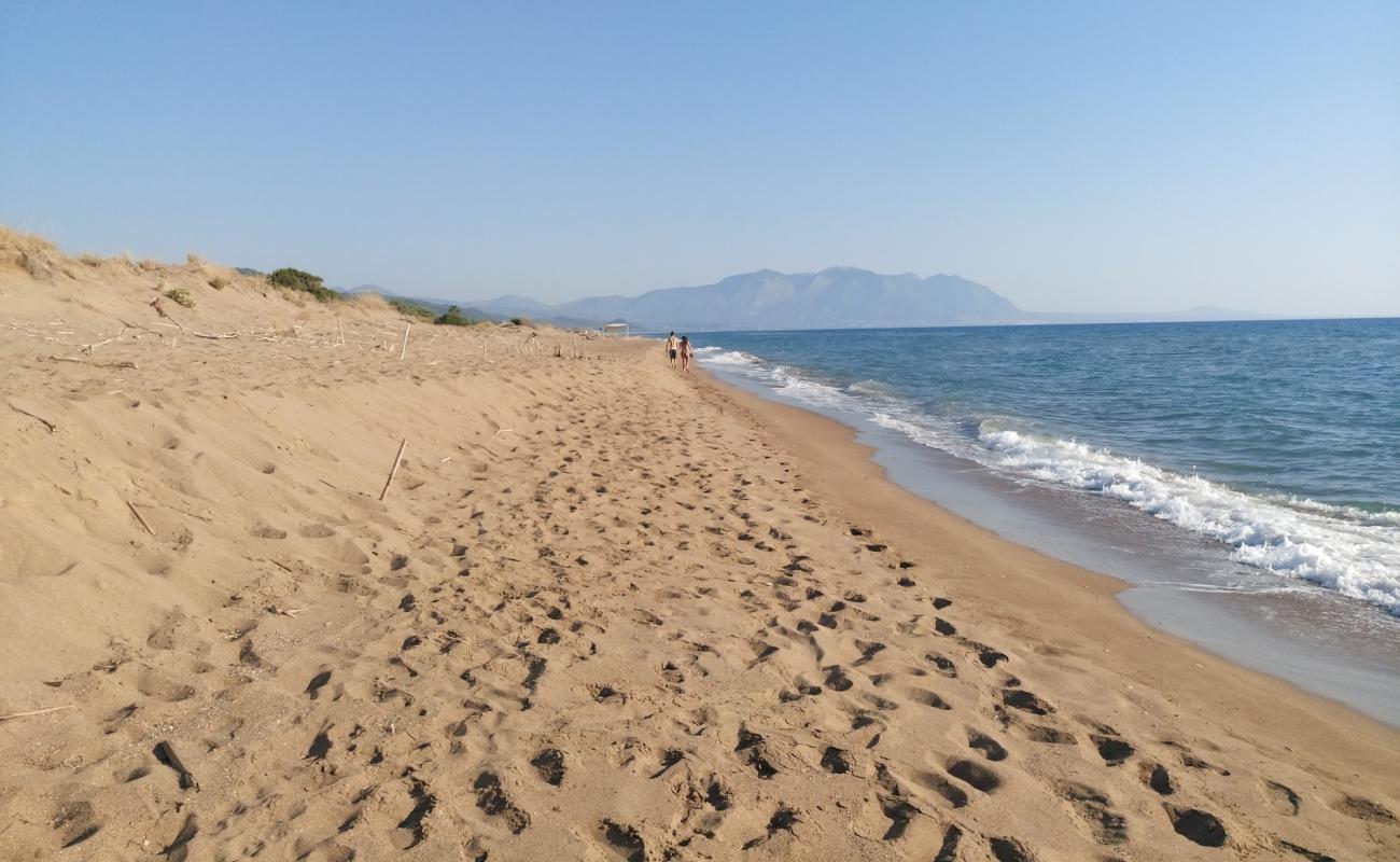 Foto de Apollo Camping beach con arena oscura superficie