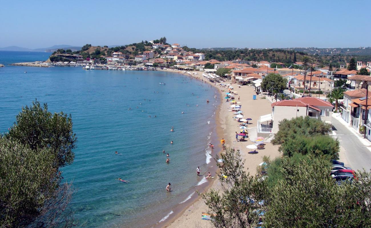 Foto de Paralia Finikounta con guijarro fino oscuro superficie