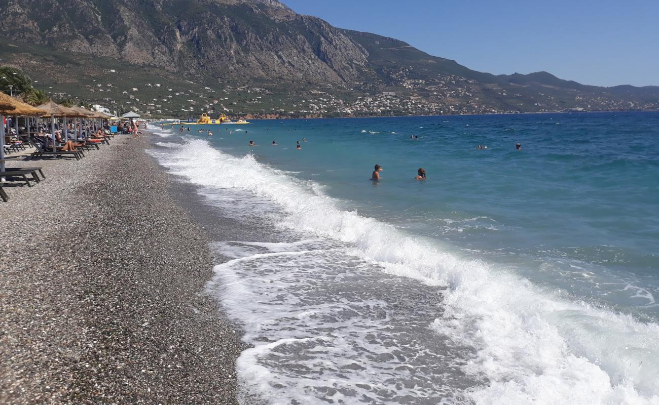 Foto de Paralia Kalamatas con guijarro fino gris superficie