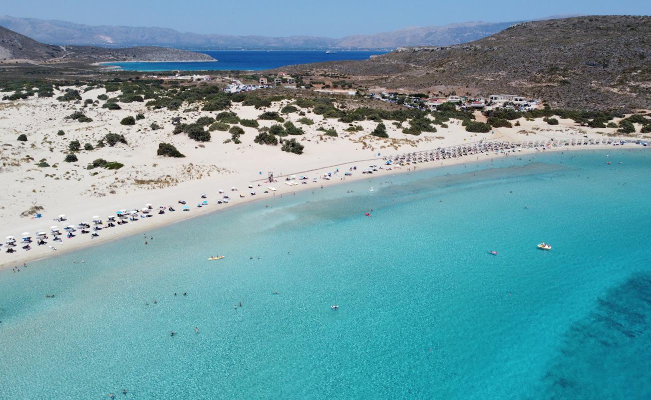 Foto de Playa de Simos con brillante arena fina superficie