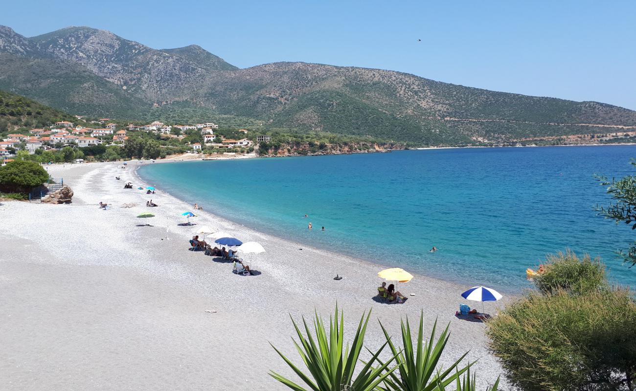 Foto de Zorakas Bay beach con guijarro gris superficie