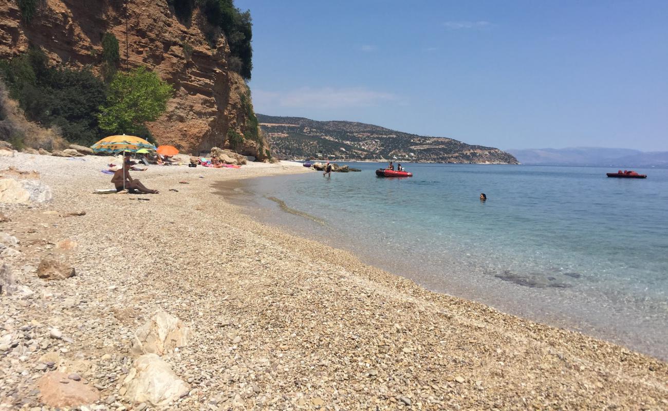 Foto de Papadimitriou beach con guijarro fino oscuro superficie