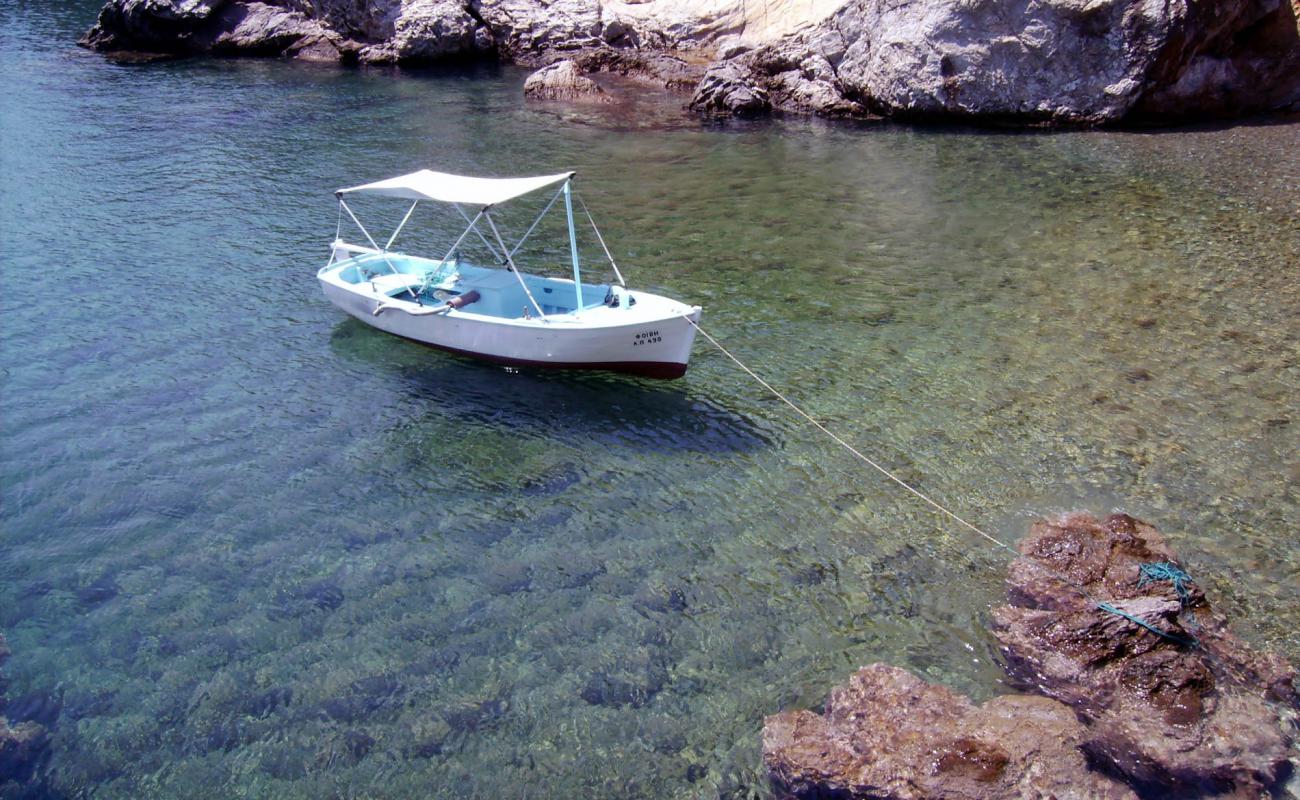 Foto de Monastiri beach VI con arena gris y guijarros superficie