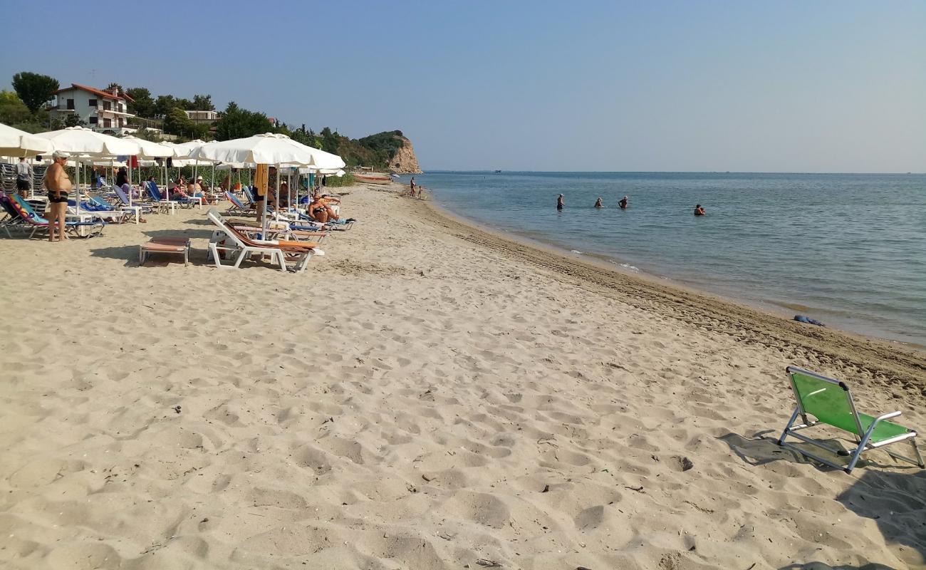 Foto de Archea Pydna beach con arena brillante superficie