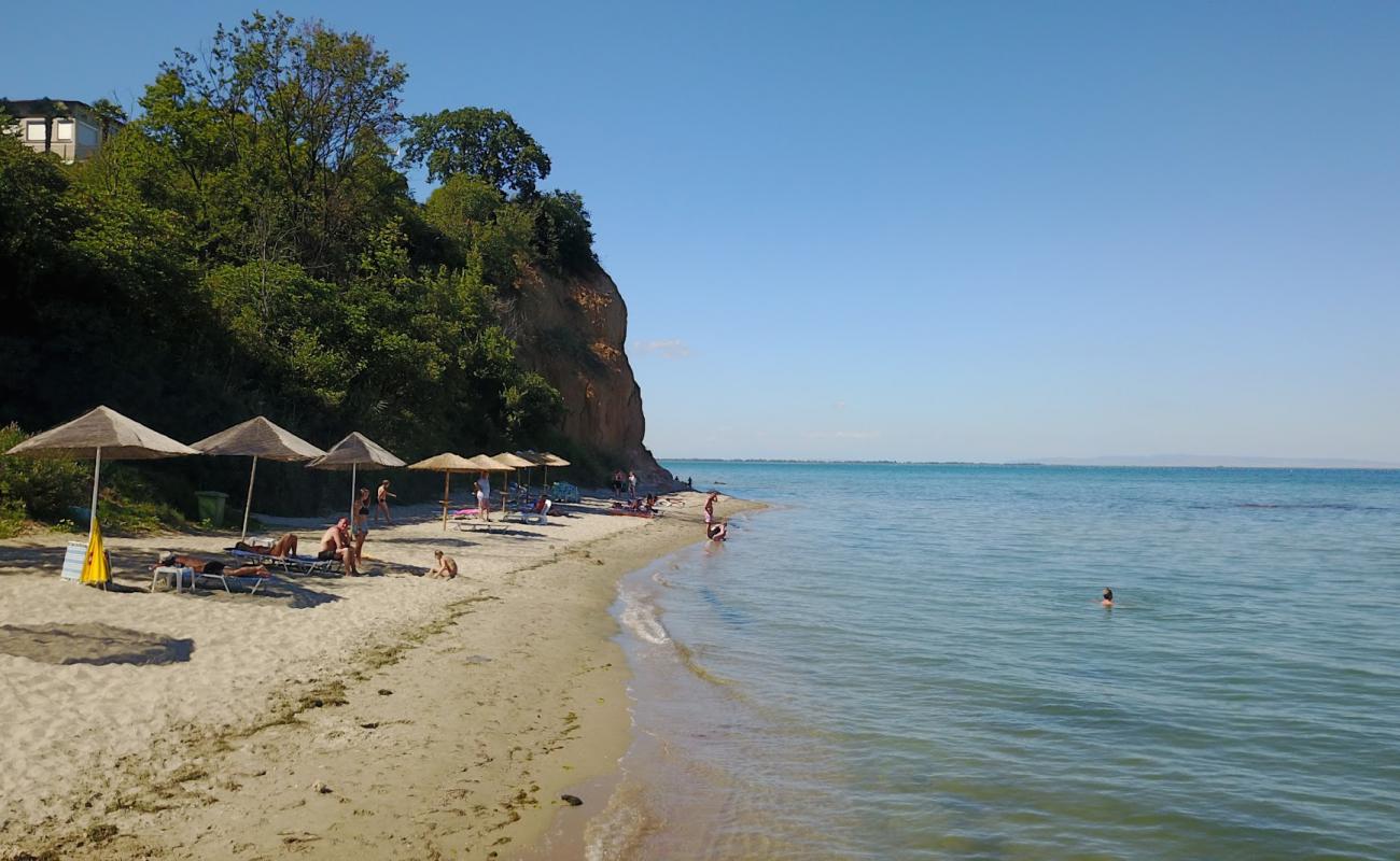 Foto de Agiannis beach con arena gris superficie