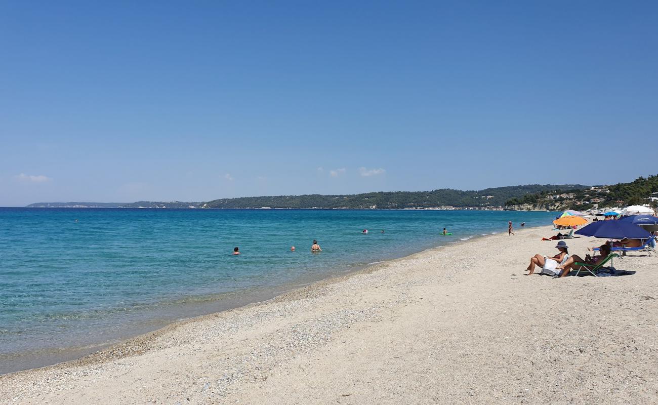 Foto de Playa de Possidi West con arena brillante superficie