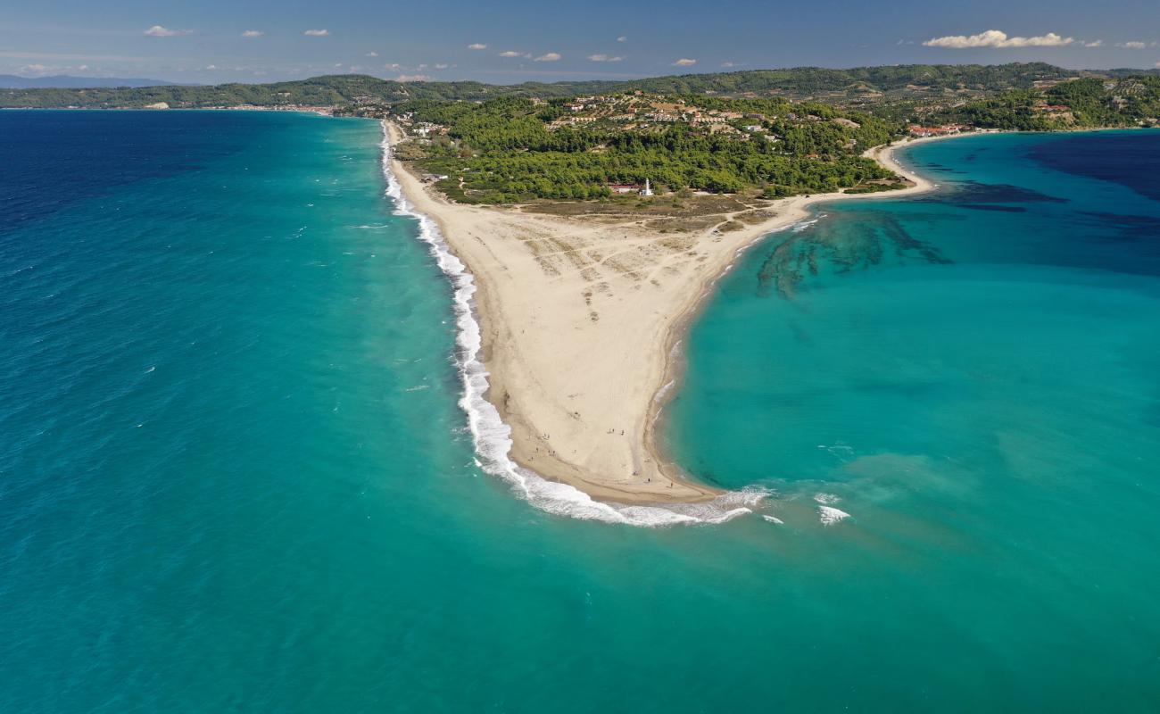 Foto de Playa de Possidi con arena brillante superficie