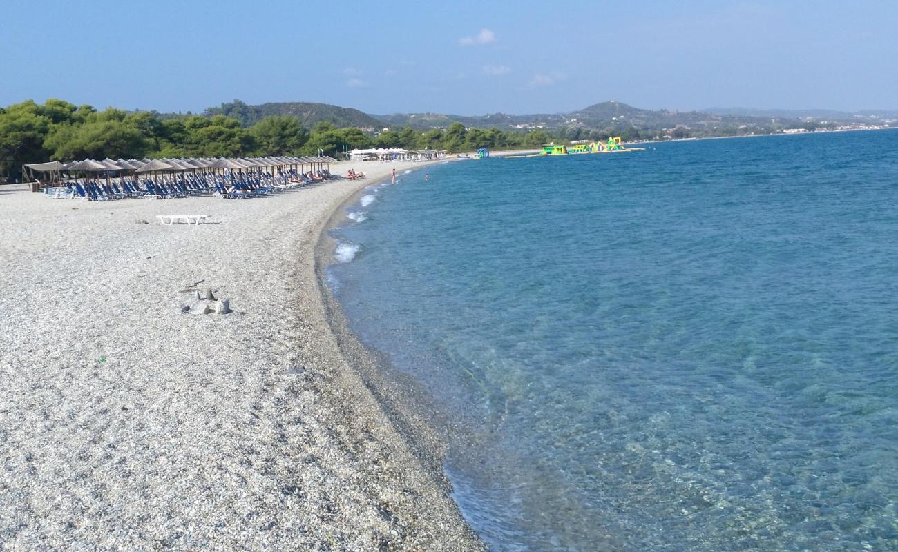 Foto de Glarokavos beach II con arena brillante superficie