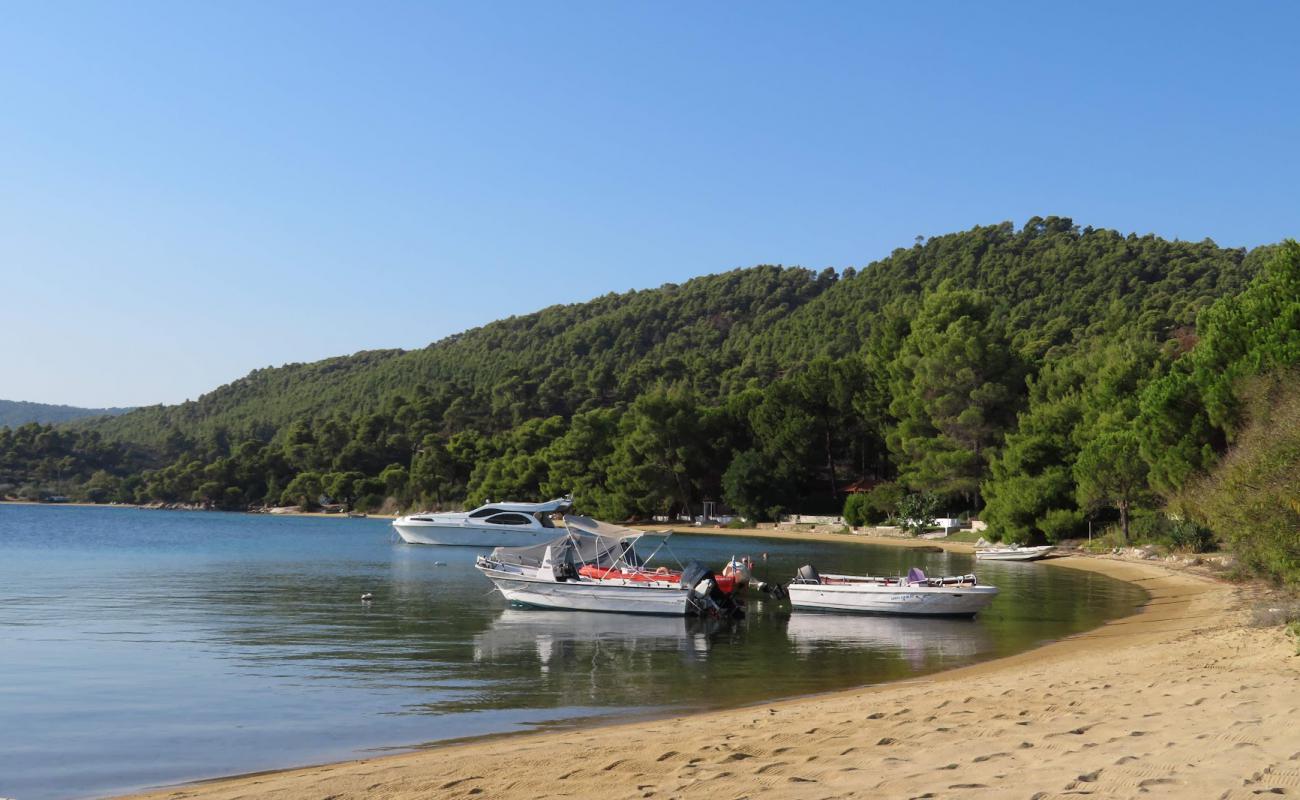 Foto de Philippos beach II con arena brillante superficie