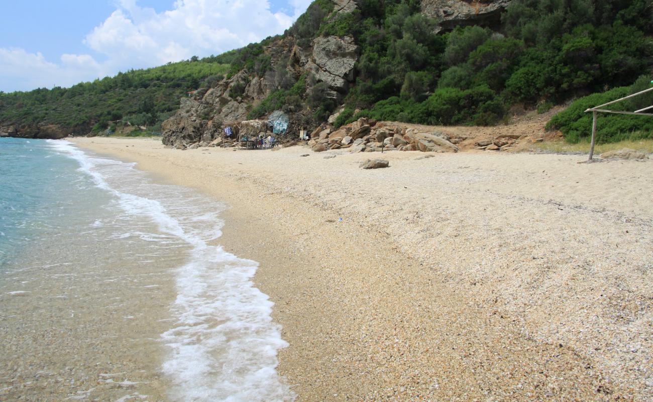 Foto de Coast Gerontokores con arena brillante superficie