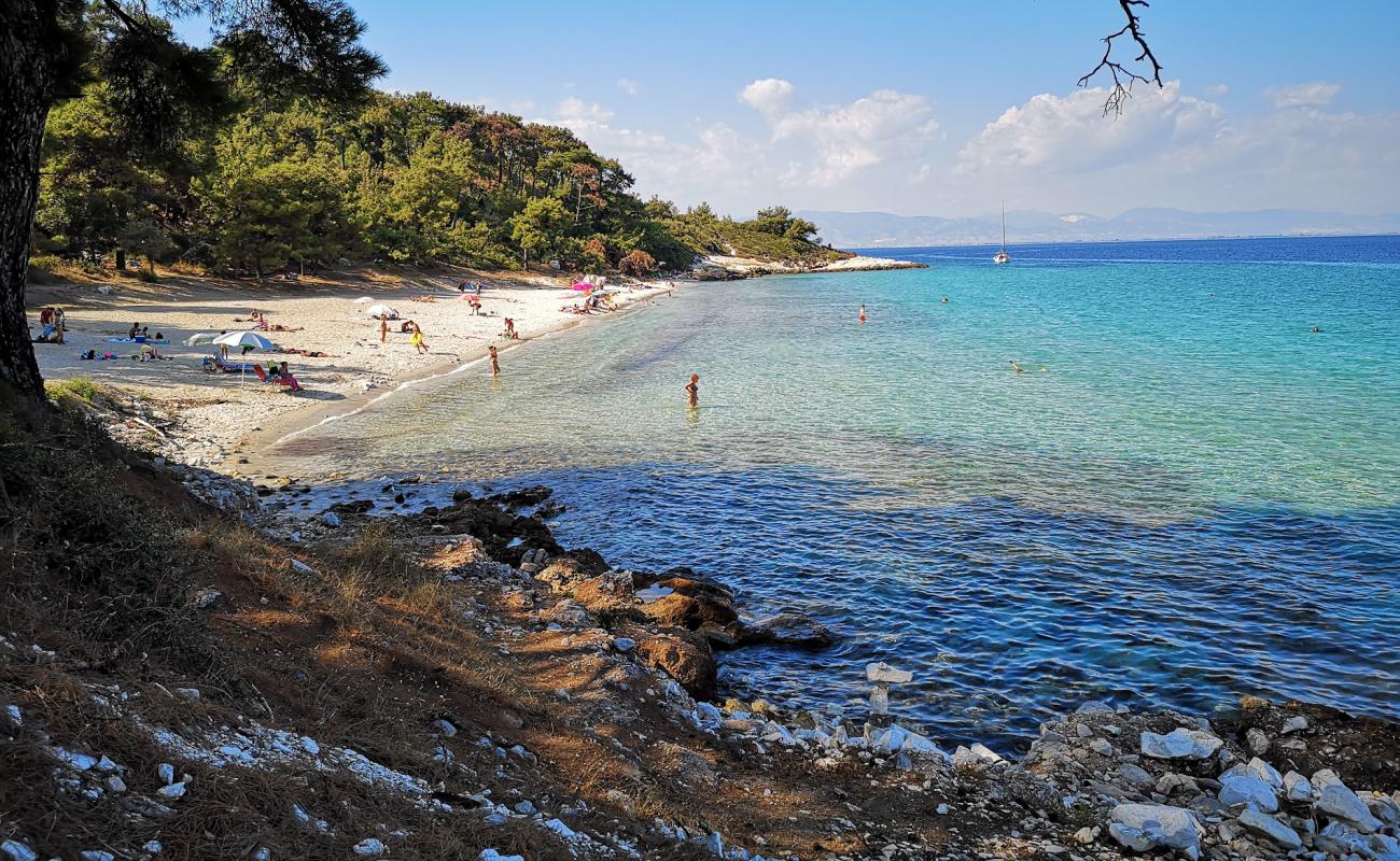 Foto de Glikadi beach con arena fina blanca superficie