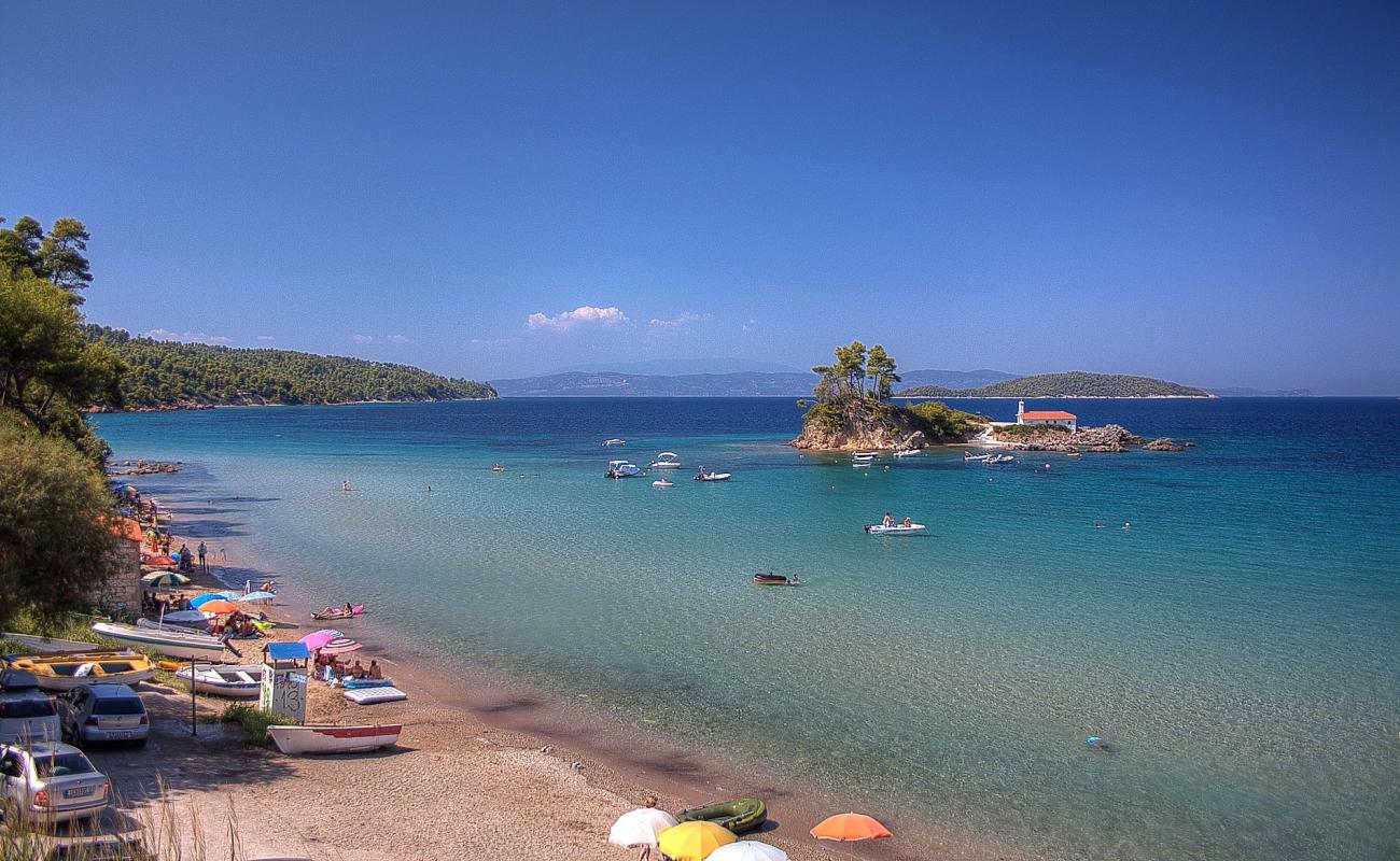 Foto de Elinika beach con arena brillante superficie