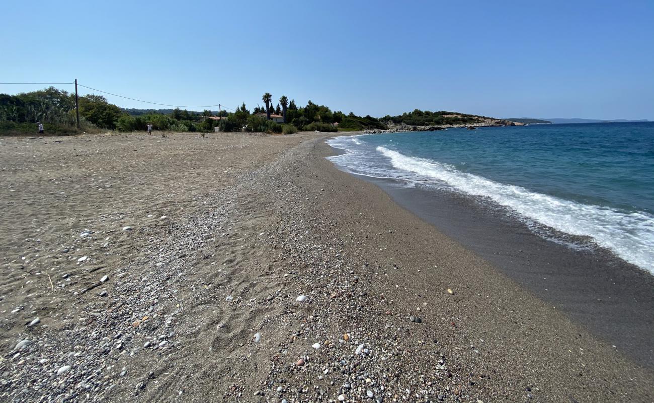 Foto de Black beach con guijarro gris superficie