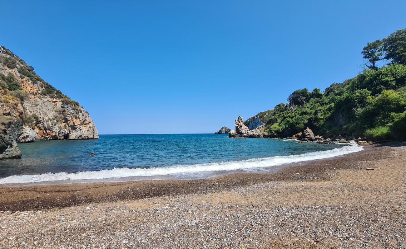 Foto de Melissi beach con guijarro oscuro superficie