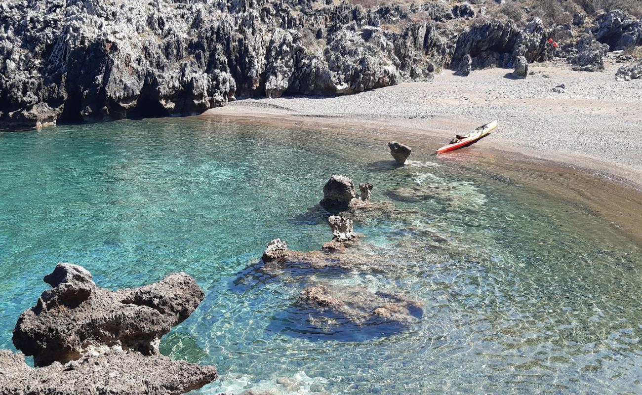 Foto de Steno Linari beach con arena gris y guijarros superficie