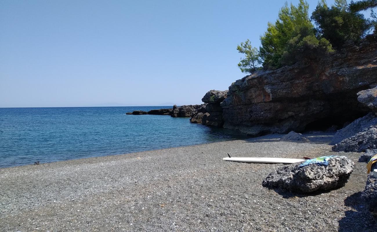 Foto de Potami beach con guijarro fino gris superficie