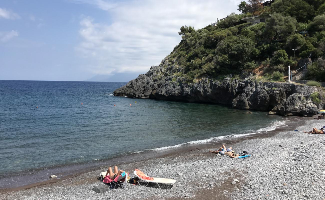 Foto de Limnionas 2 beach con guijarro fino gris superficie