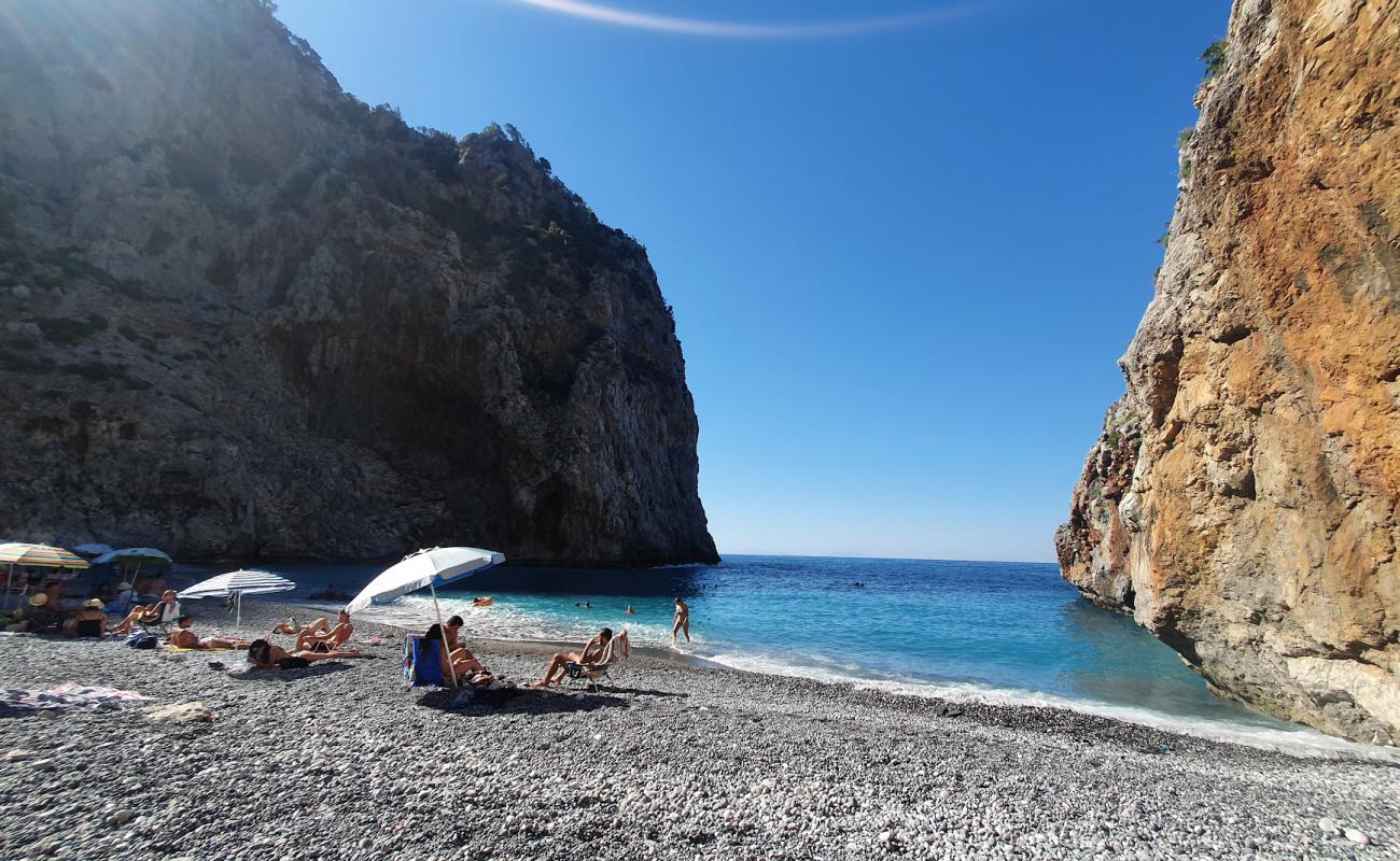 Foto de Playa Vithouri con guijarro fino gris superficie