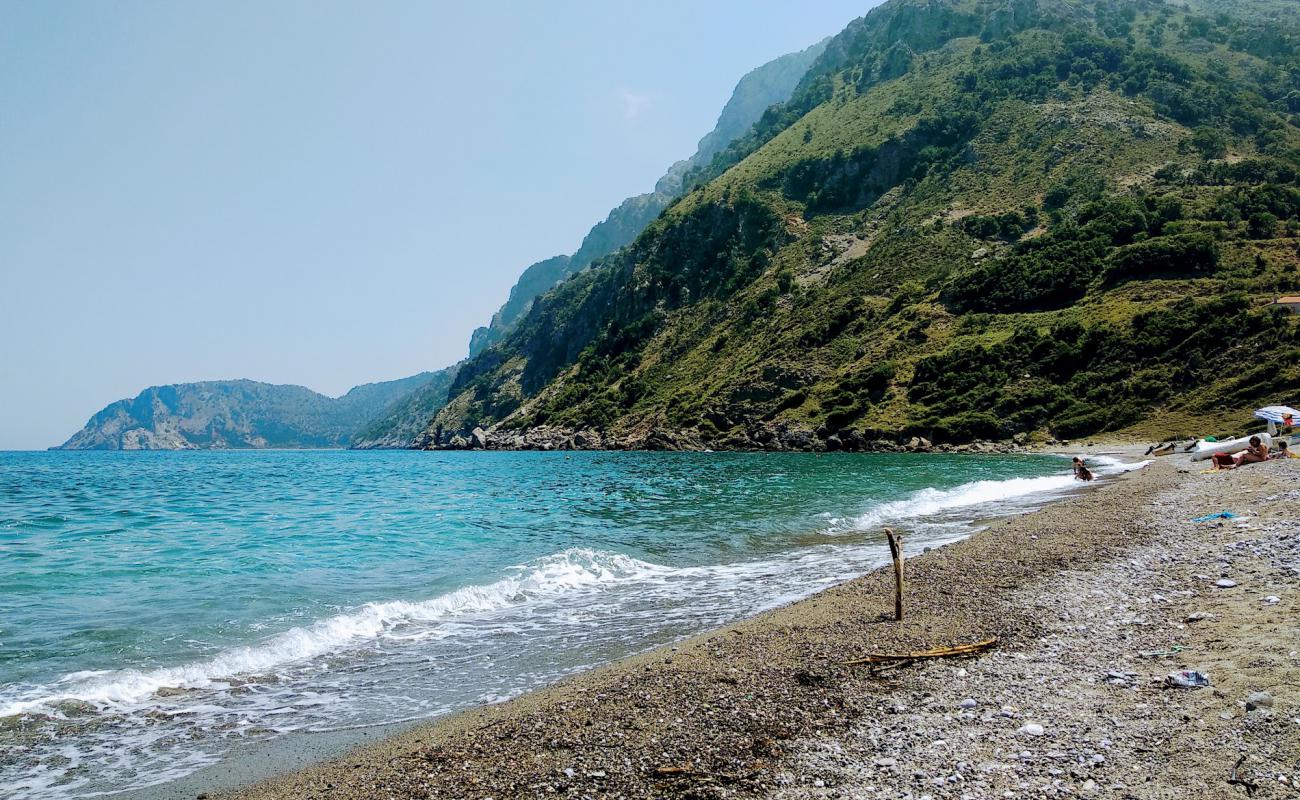 Foto de Metochiou beach con arena gris y guijarros superficie