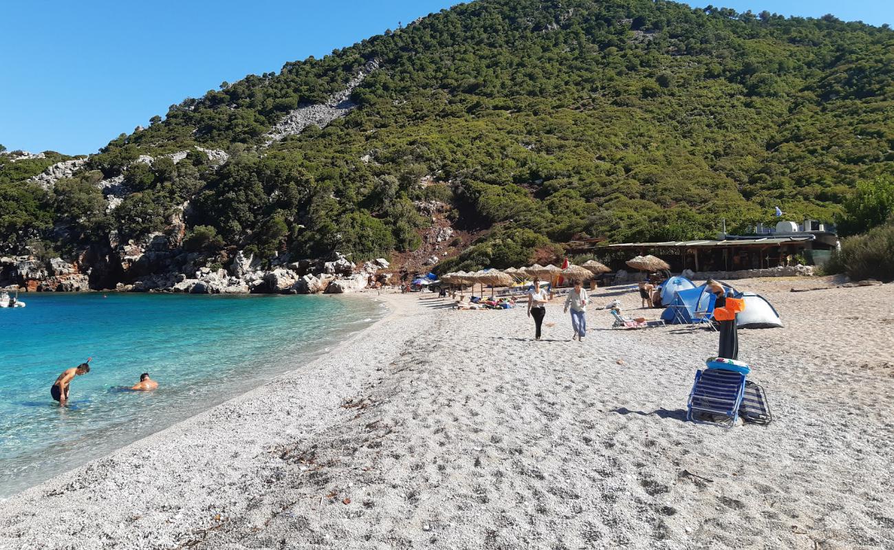 Foto de Playa de Thapsa con guijarro fino gris superficie