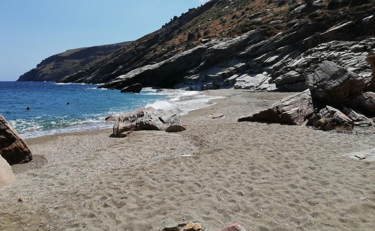 Foto de Zacharias beach con arena de concha brillante superficie