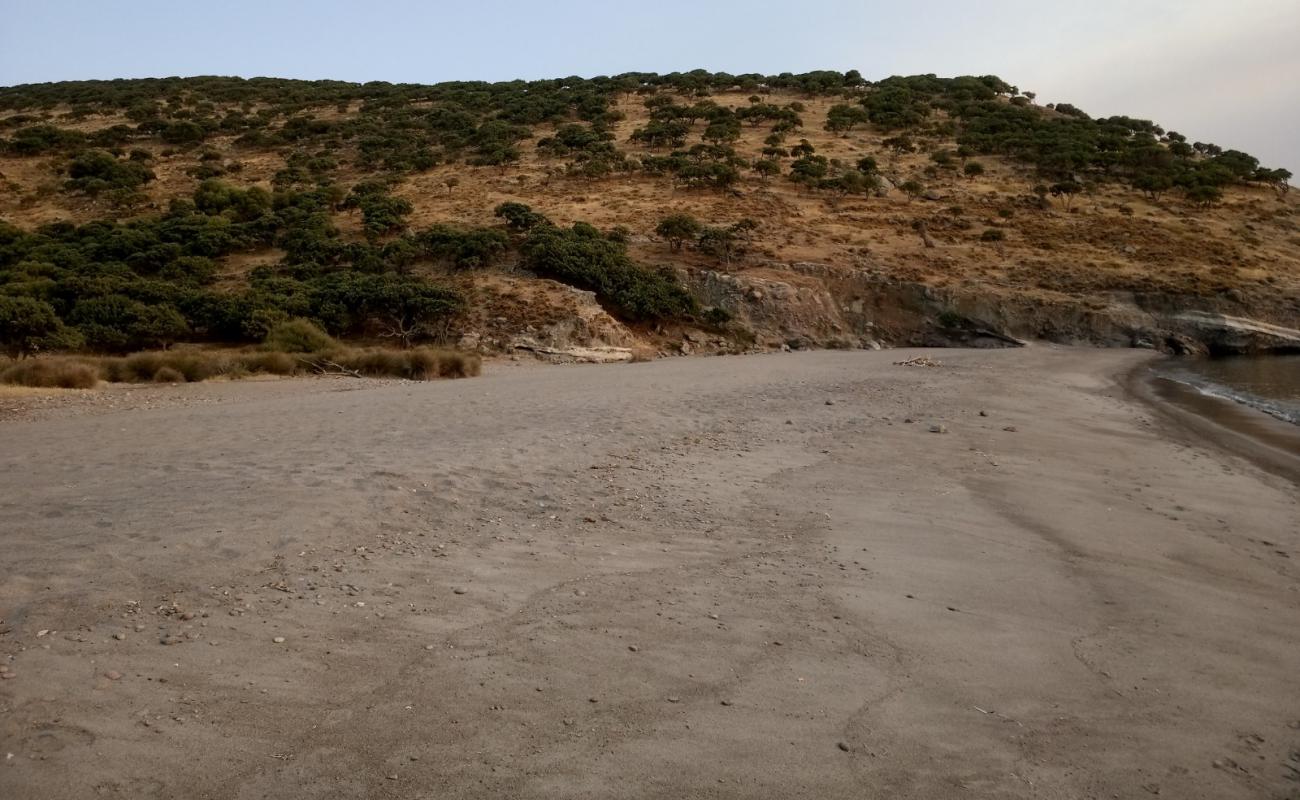 Foto de Agios Dimitrios beach II con arena gris superficie