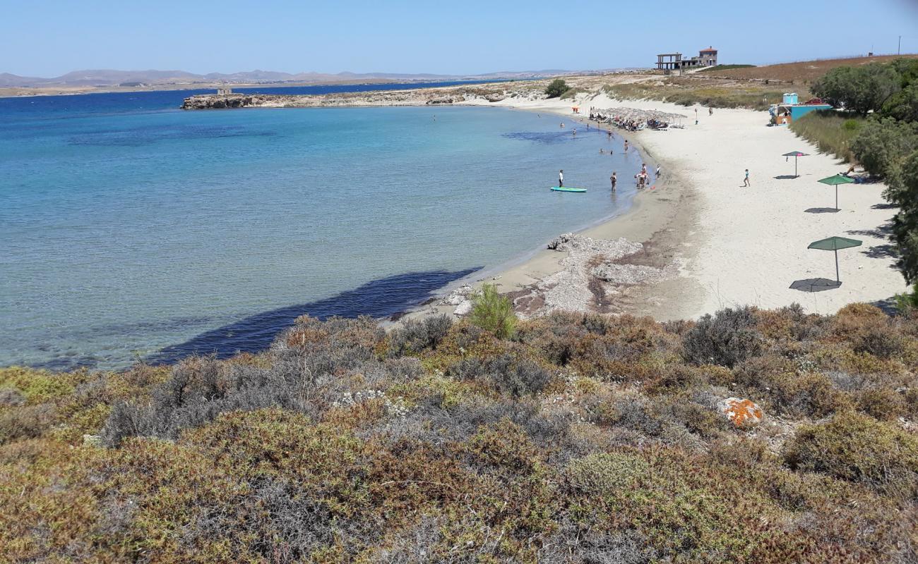 Foto de Paralia Fanaraki con arena brillante superficie