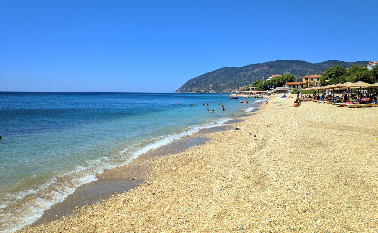 Foto de Plomari beach con arena fina y guijarros superficie