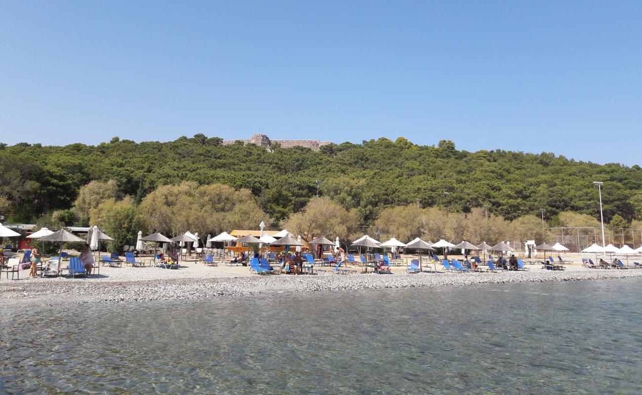 Foto de Tsamakia beach con guijarro ligero superficie