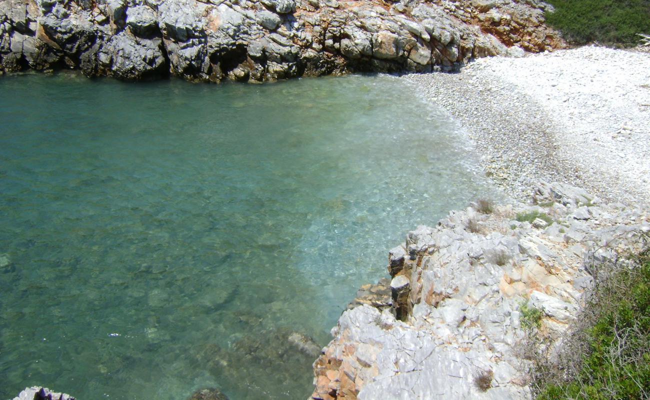 Foto de Mourtias beach II con guijarro gris superficie