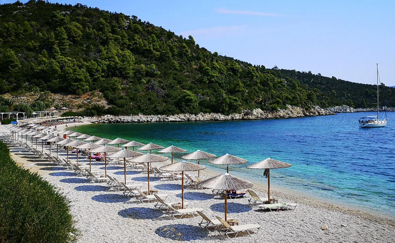 Foto de Playa de Leftos Gialos con guijarro ligero superficie