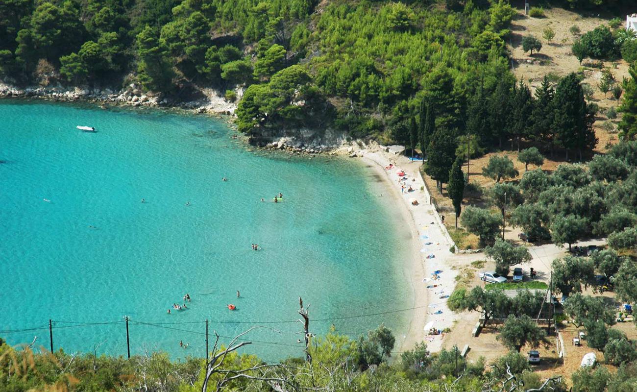 Foto de George Gialos beach con guijarro ligero superficie