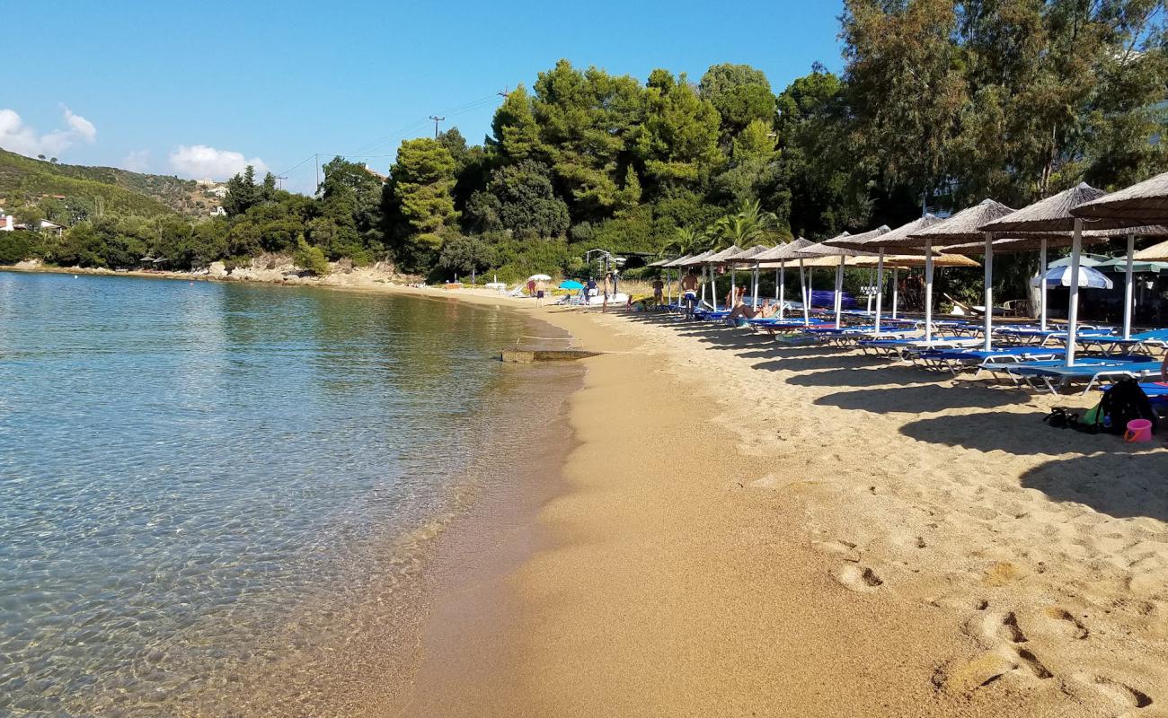 Foto de Kolios beach con arena brillante superficie