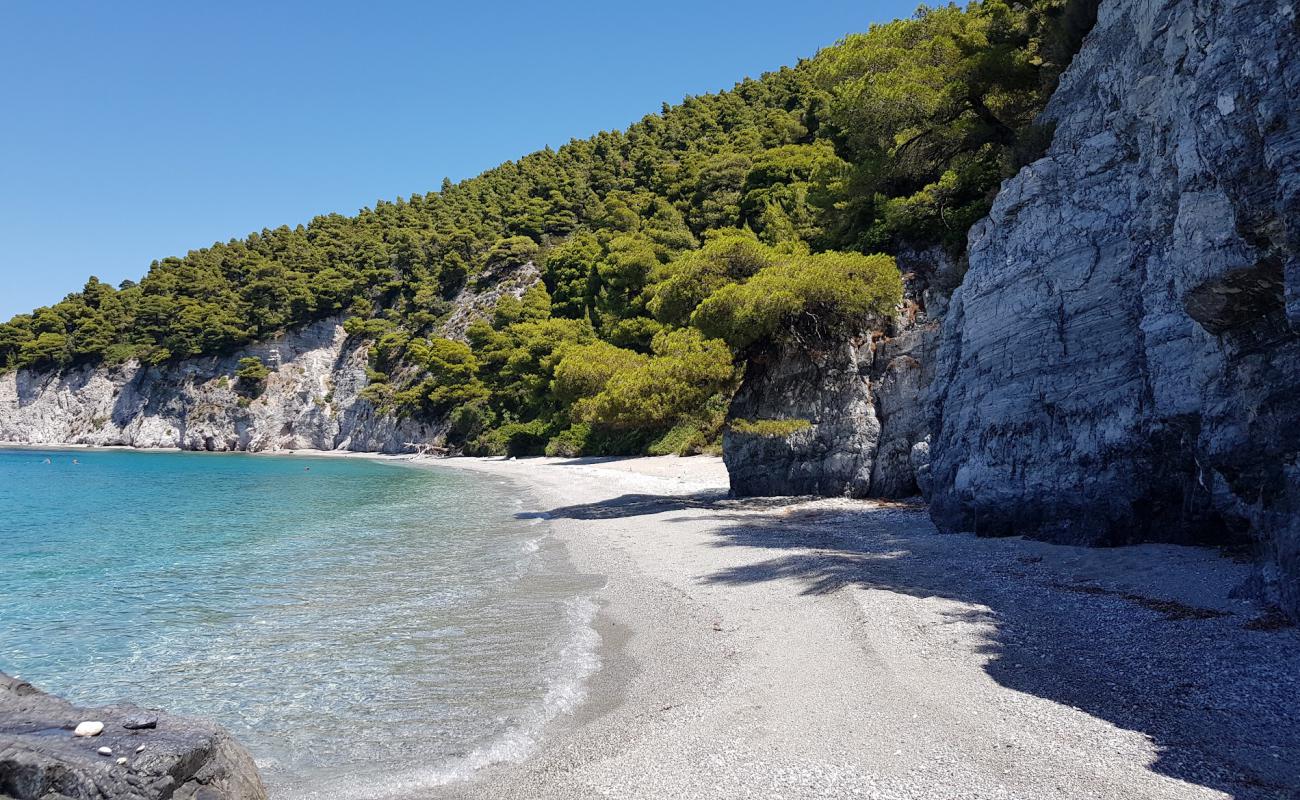 Foto de Skopelos beach con guijarro fino gris superficie