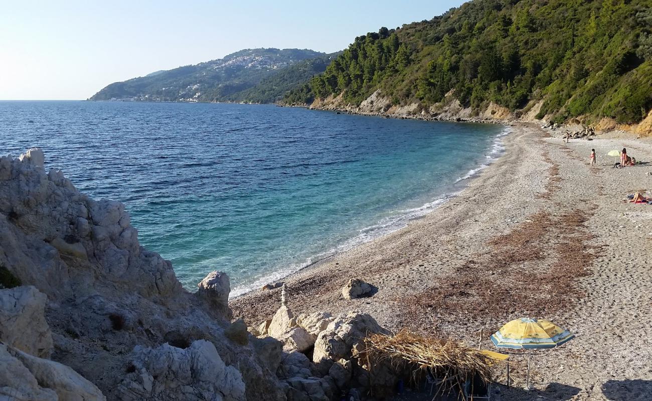 Foto de Paralia Armenopetra con guijarro ligero superficie