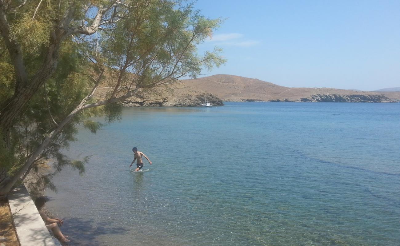 Foto de Astypalaia beach con guijarro gris superficie