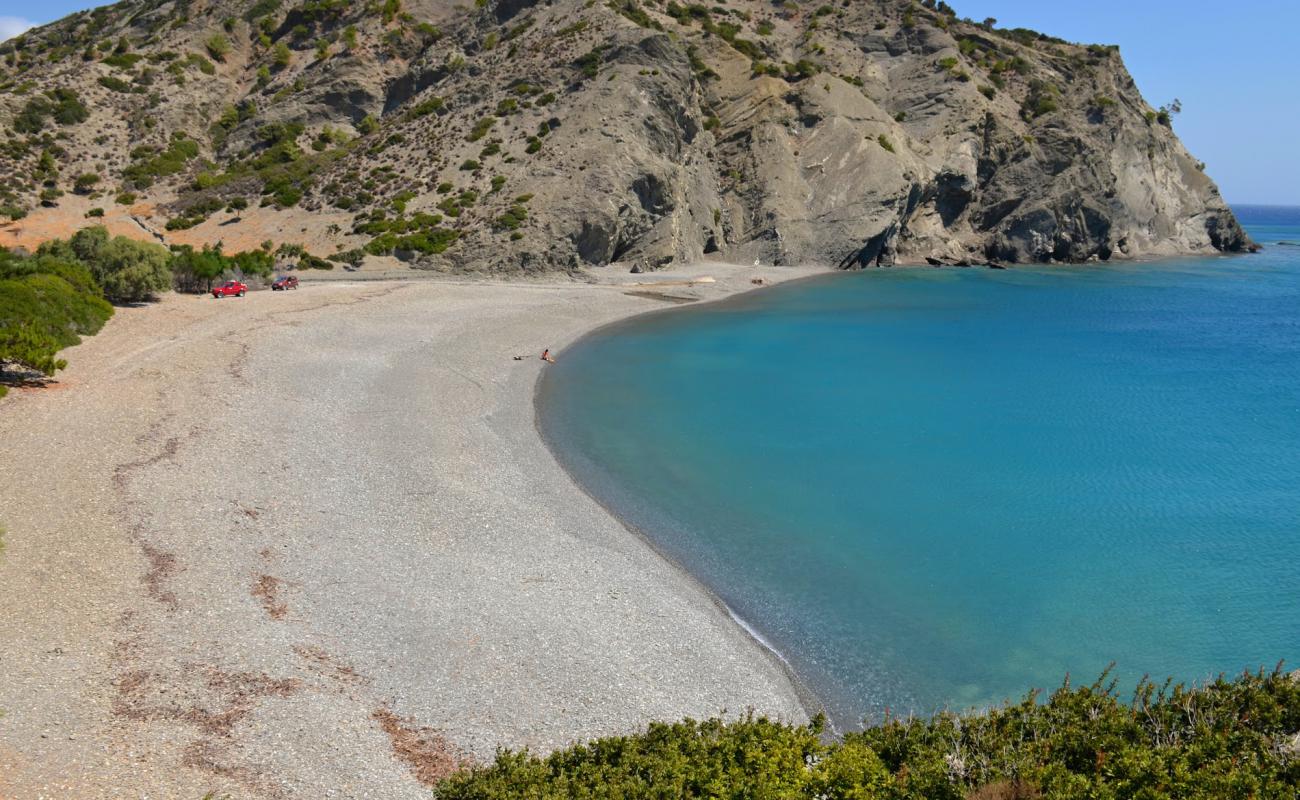 Foto de Agnotia beach con guijarro ligero superficie