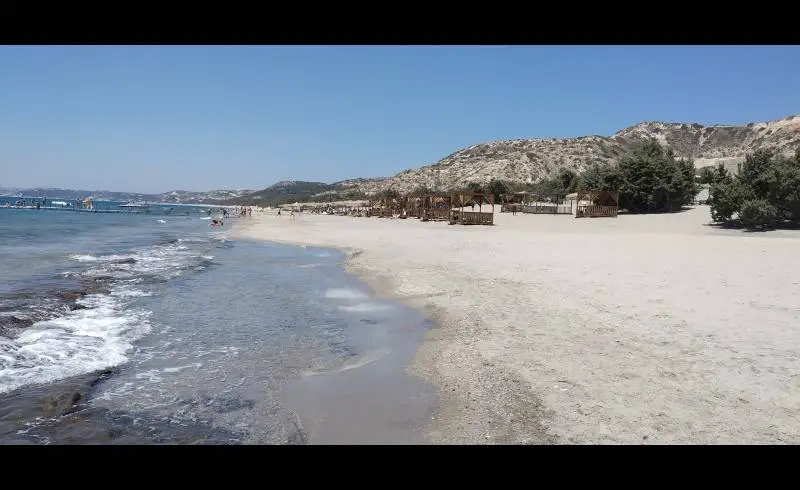 Foto de Blue Lagoon Beach con arena brillante superficie