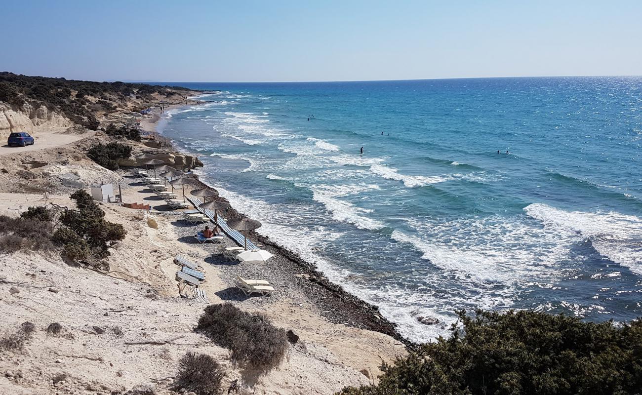 Foto de Agios Theologos beach con arena gris y guijarros superficie