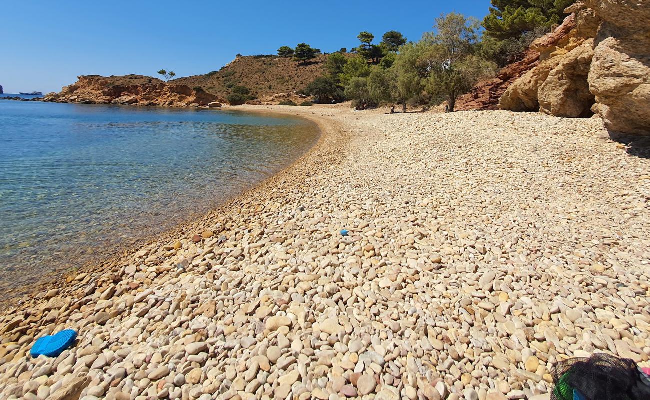 Foto de Paralia Kokkina con guijarro gris superficie