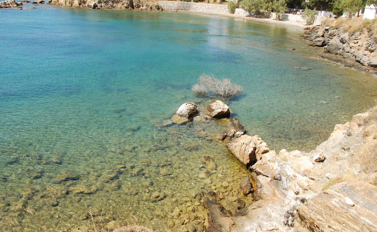 Foto de Panagies beach con arena gris y piedras superficie