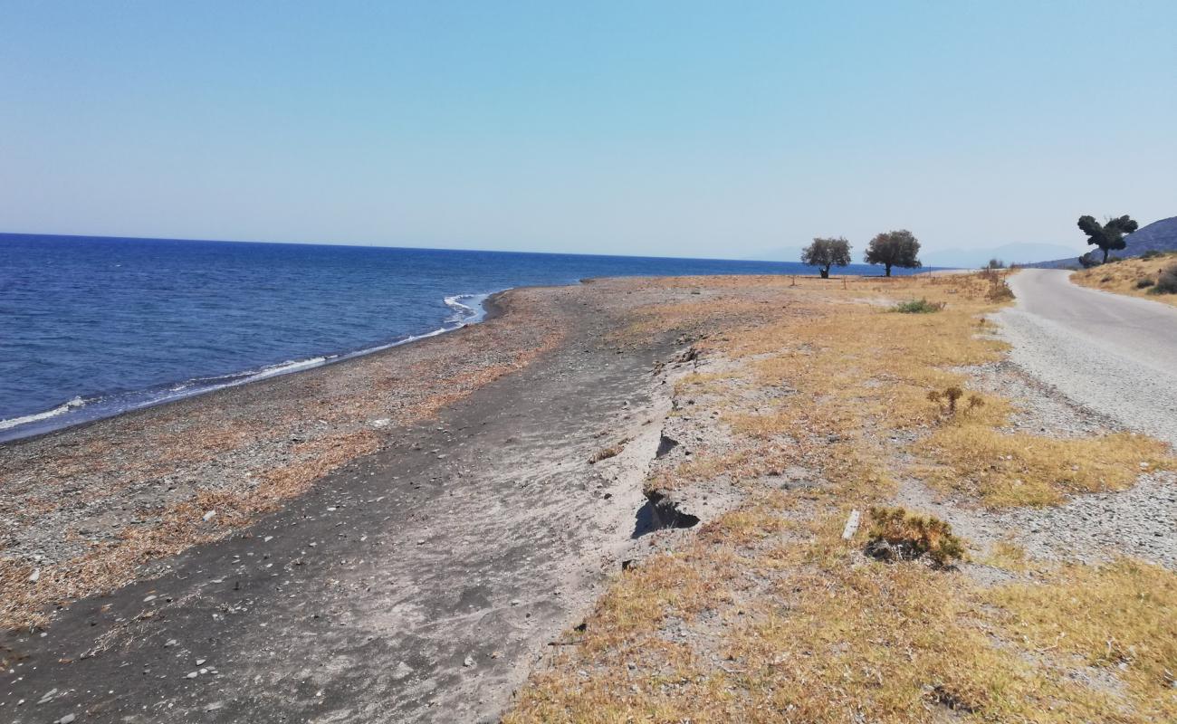 Foto de Katsouny beach con arena gris y guijarros superficie