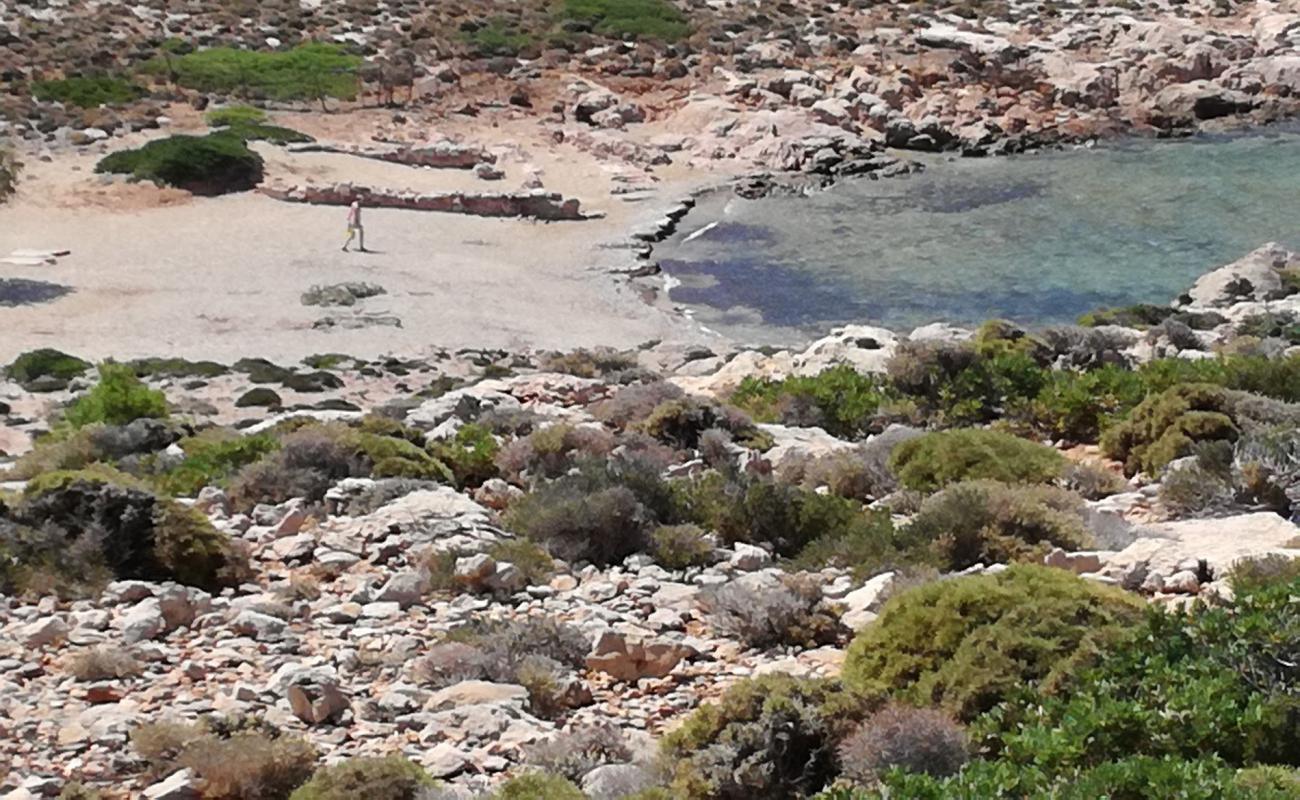 Foto de Paralia pnigmenos con arena/guijarros negro superficie