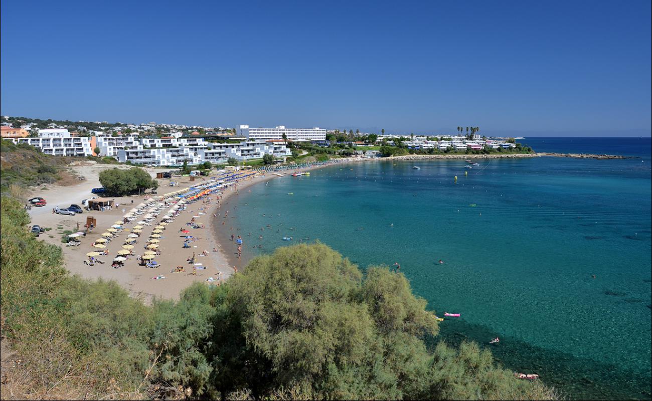 Foto de Paralia Kallitheas con guijarro ligero superficie