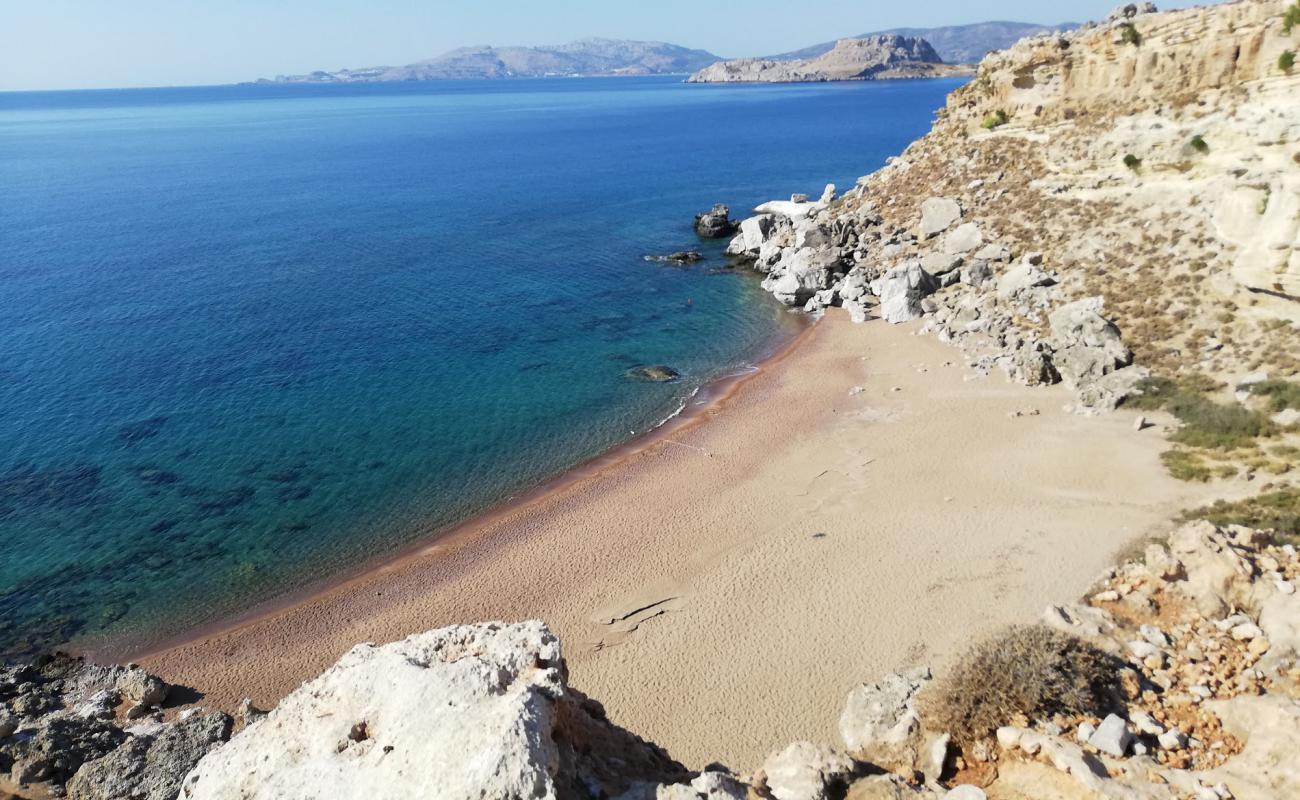 Foto de Kokkini Ammos Beach con guijarro ligero superficie