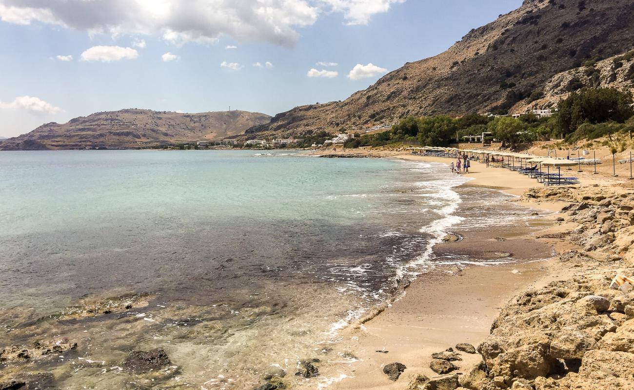 Foto de Playa de Plakia con arena brillante superficie