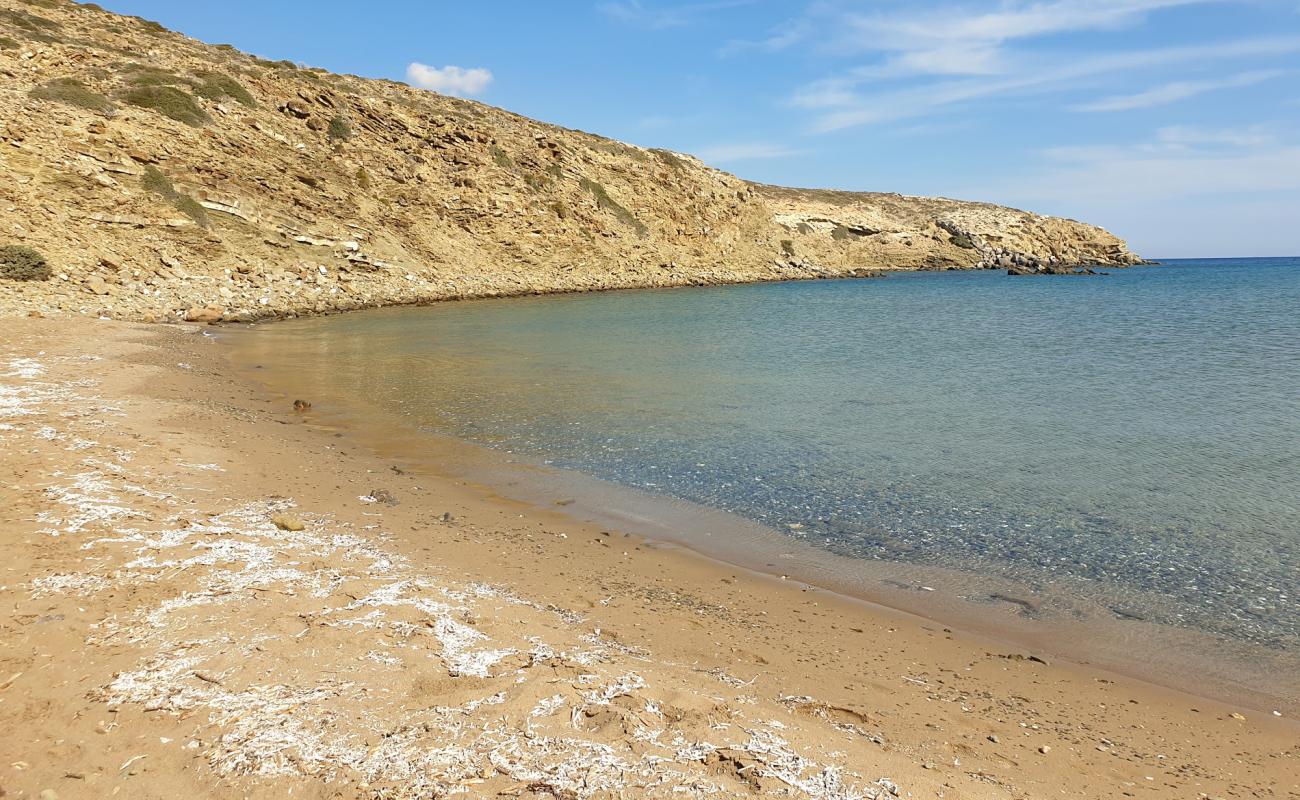 Foto de Prasonisiou Beach con arena/piedras marrón superficie