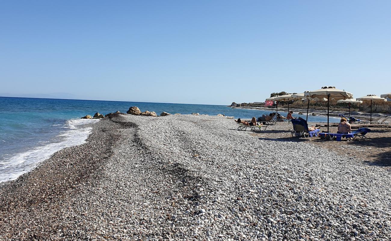 Foto de Paradisi Beach con arena fina y guijarros superficie