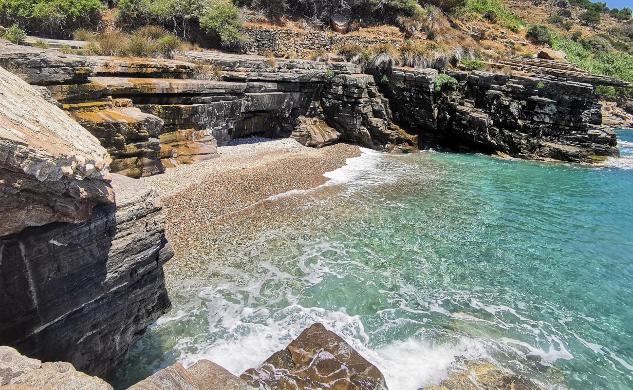 Foto de Paralia Platamona con guijarro ligero superficie