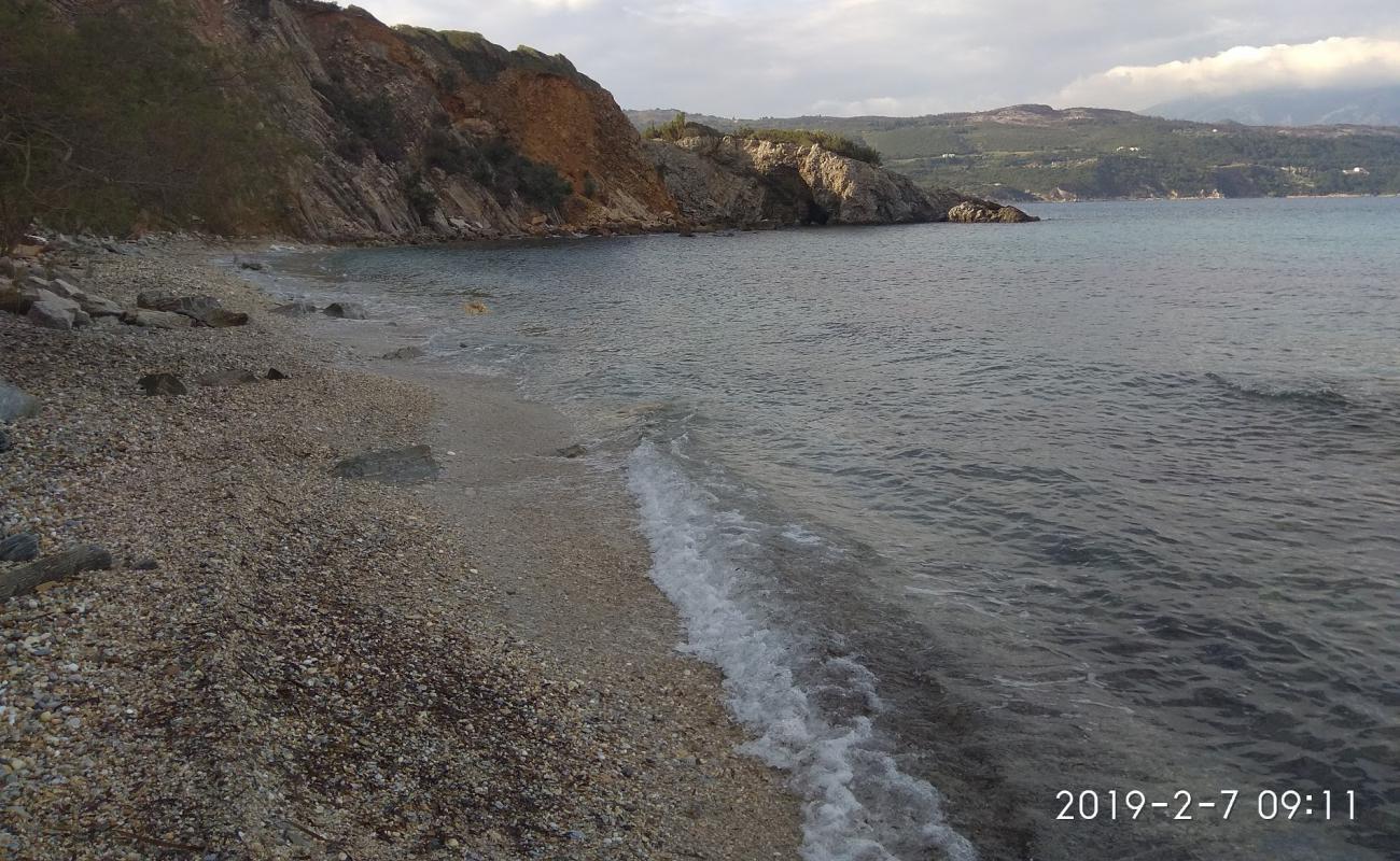 Foto de Kalami beach con arena fina y guijarros superficie